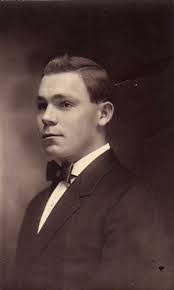 Mark Folkman's Instagram, Twitter & Facebook