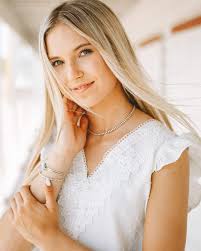 It was a great morning shooting Kelby's first set of senior portraits. I  can't wait for our next session!