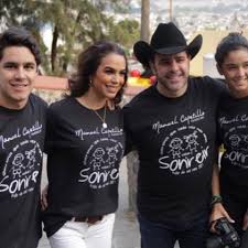 Una enfermedad impide el regreso de Bibi Gaytán y Eduardo Capetillo sobre  los escenarios