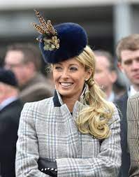 Cheltenham Ladies Day In Pictures Races Outfit Race Day Fashion Race Day Outfits
