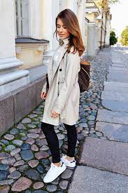35 Outfits That Prove You Can Look Chic On Sneakers Be Daze Live Trench Coat Outfit Coat Outfits Street Chic Style Fall
