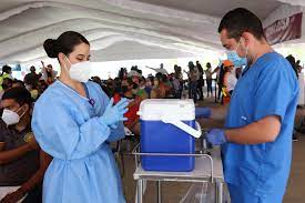 España inició el pasado 27 de diciembre de 2020 la mayor campaña de vacunación de la historia. Inicia Vacunacion De Personal De La Udeg En Todo Jalisco Universidad De Guadalajara