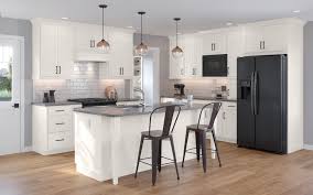 San Mateo Collection American Woodmark In 2020 American Woodmark Cabinets San Mateo Home Decor