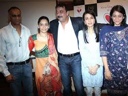 Sanjay Dutt Shamed His Sisters For Insulting Maanayata Dutt Sanjay Dutt Warning Sisters Family Fight Sanjay Dutt Filmibeat