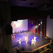 Wujud dari kebudayaan yang umum dikenal adalah seni. Fotos Bei Auditorium Jabatan Kebudayaan Kesenian Negara Perak 102 Besucher