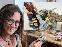 Lola Simon's Instagram, Twitter & Facebook