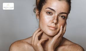 Amanda Sales For Beauty, Gezichtsbehandeling naar keuze (60 of 90 min)  bespaar 62% in Zaanstreek-Waterland via Social Deal