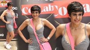 Actress mandira bedi is very active on social media. Mandira Bedi Looks Super Hot At The Brand Gq Raymond Inaugural Party Youtube