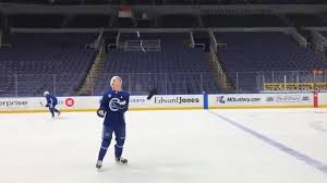 Get all of the latest elias pettersson blogs, videos and podcasts. Pettersson Adds Degree Of Difficulty To Common Puck Catch Trick