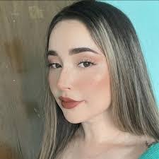 Jasmin Ponce's Instagram, Twitter & Facebook