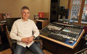 We have different audio mastering online packages that you can use depending on how many tracks you need us to polish for you. The Best Online Mastering Services Reviewed 2020
