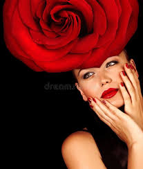 Bitting Sexy Una Rosa in Labbra Rosse Su Bakcground Nero Immagine Stock