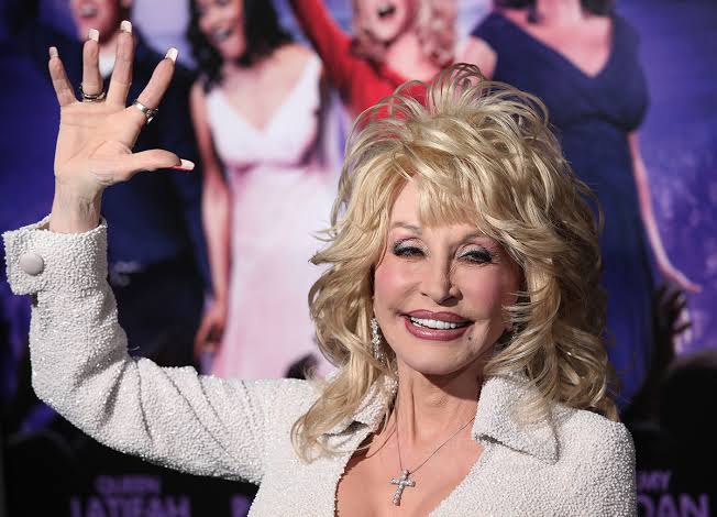 Roseanne Barr says her character dies of an overdose on 'The Conners'