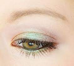 Associer Le Cuivre Et Le Vert D Eau Une Autre Facon D Utiliser La Palette Garden Of Eden De Sleek Http Mamzell Makeup Maquillage Maquillage Tuto Maquillage