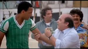 L'allenatore nel pallone l'allenatore nel pallone, film italiano del 1984 con lino banfi, regia di sergio martino. L Allenatore Nel Pallone Compie 35 Anni Le 6 Curiosita Che Non Sapevi