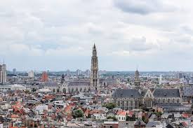 Before visiting the city, always check what measures are in place and keep in mind that several businesses are closed or that reservations are required in advance. Antwerpen Das Nette Madchen Von Nebenan Sonne Wolken
