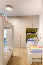 Outletarreda ha selezionato per te i migliori letti matrimoniali moderni e di design, realizzati in italia e venduti on line a prezzi outlet con sconti reali fino al 40%: Letto A Castello Per Tre Bambini E Possibile I Consigli Dei Pro