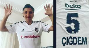 Beşiktaş'lı yabancı futbolcular, beşiktaş'ta oynamış veya oynayan ve türk olmayan futbol oyuncularının listesidir. Atasehir Belediyespor Kaptani Cigdem Belci Besiktas Ta Itv Haber