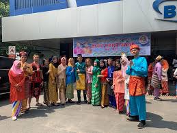 Sesuai janji saya untuk keliling di komplek lokalisasi di pku dan ini adalah video part 2 tentang kupu2 malam hehe. Pt Bestprofit Futures Beranda