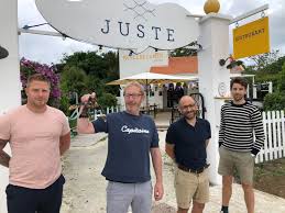 Juste Restaurant Saint Clement Des Baleines Des Fruits De Mer Chez Juste Le Blog De Gilles Pudlowski Les Pieds Dans Le Plat