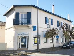 La villa compte un espace cuisine, un coin salon de 35m2, 4 chambres et une salle de bain. Agence Immobiliere Biarritz Aguilera 64200 Bourse De L Immobilier