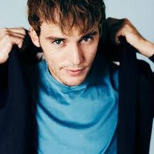 Ethan Waters's Instagram, Twitter & Facebook