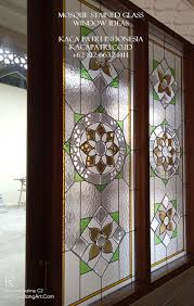 Frosted window didesain pada jendela untuk memberikan efek buram di kaca. Jenis Kaca Untuk Jendela Rumah Cek Bahan Bangunan