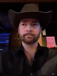 Justin Kiefer's Instagram, Twitter & Facebook