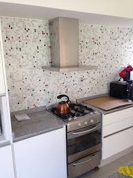Durante muchos años, casi la única opción para el revestimiento de las paredes de la cocina era el azulejo. Pin En Cocinas
