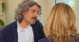 Il s'agit de la troisième série dérivée d'hélène et les garçons, dont elle reprend plusieurs personnages, après le miracle de l'amour et les vacances de l'amour. Les Mysteres De L Amour Spoiler Saison 22 Marie Endeuillee Fanny S En Va Jose Et Bene En Couple Toutelatele