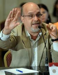 Vuelve a la carga Rafael Bernabe