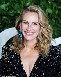 Many of the offers appearing on this. Julia Roberts Heads To Australia S Celebrity Hotspot Byron Bay Aktuelle Boulevard Nachrichten Und Fotogalerien Zu Stars Sternchen