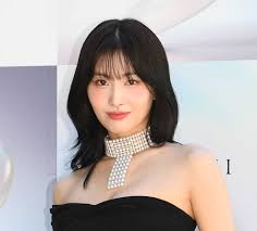 TWICE・モモ、金髪ボブに大胆イメチェン ファンから絶賛の嵐「リアルバービー」「まじ可愛い人形やん」｜まいどなニュース