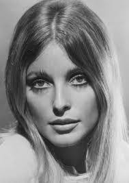 Linda Drouin's Instagram, Twitter & Facebook