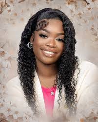 Earlene Mills's Instagram, Twitter & Facebook