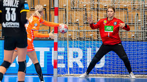 Deutsche handball nationalmannschaft der frauen in aschersleben. Das Ist Der Frauen Kader Fur Die Em Endrunde In Danemark Handball Bildergalerie Kicker