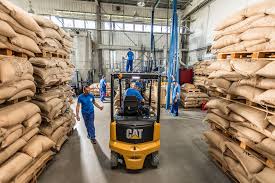 4 persoane cu experiență de muncă in domeniu. Locuri De Munca Fabrica De Cafea Germania Taxe 0 Job Europa