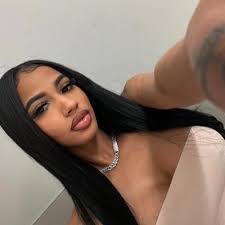 Emily Pleasant's Instagram, Twitter & Facebook