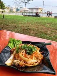 Resepi kerabu maggi versi khairulaming jom masak. Cyberjaya Info On Twitter Kerabu Maggi Di Selera Thai Tom Tam Warisan Ayer 8 Presint 8