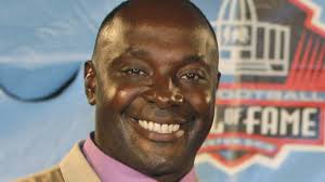 Packers keeping TE Marcedes Lewis, DE Tyler Lancaster