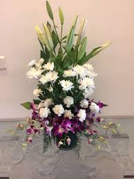 10 x christmas poinsettia glitter flower tree hanging xmas party tree decoration. Planning To Send Christmas Flowers Arrangements Online To Pune Visit Blooms Only W Christmas Flower Arrangements Christmas Flower Delivery Send Flowers Online