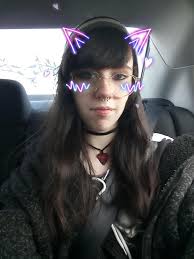 Introduction to a new member with music and fashion interests