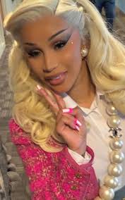 She show up stunning every time✨