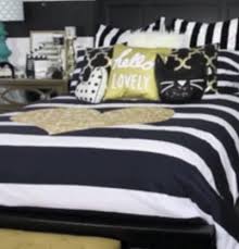 Black And White Striped Comforter Queen Please Help Me I Want This Soo Badly Please Help It S A Gold Heart And Black And White Striped Comforter Set Gold Bedroom Black Gold Bedroom White Gold Bedroom