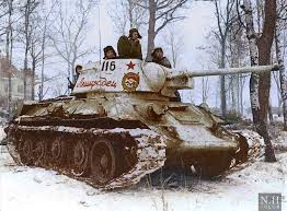 A T 34 1943 Model Of The 30th Guards Tank Brigade Enters Krasnoye Selo On The Leningrad Front January 1944 On The Turret Si Tanks Military Soviet Tank War Tank