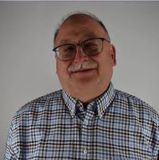 Hi it's Bob Simmons last position HR Manager Ontario East Stores I have  been reminising about bosses I worked for during my 34 year career Les  Saunders Al Peterman Hugh Polly Ed