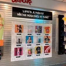 There are 9 spencer's gifts mall stores in colorado, with 5 locations in or near loveland (within 100 miles). Spencer Gifts Llc 2 Tips