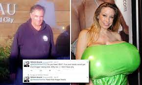 William Quayle Jr appears to talk about large breasts on Twitter | Daily  Mail Online