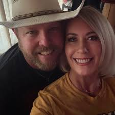 How to lower 2020 Keystone Sprinter Limited trailer individually?