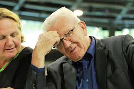 Seine frau und er hätten. Kretschmann Kam Die Kamera Sehr Gelegen